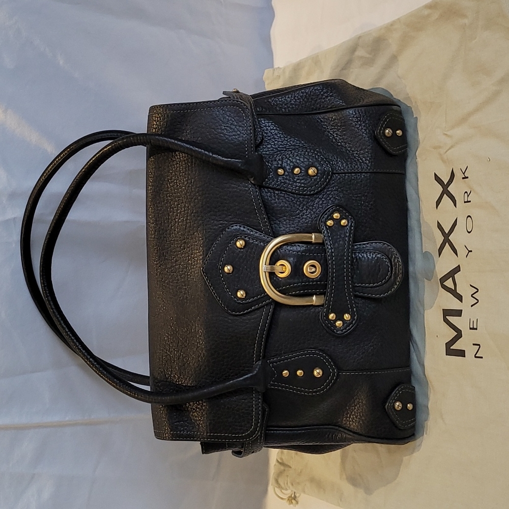 MAXX NEW YORK Large Leather Shoulder Bag